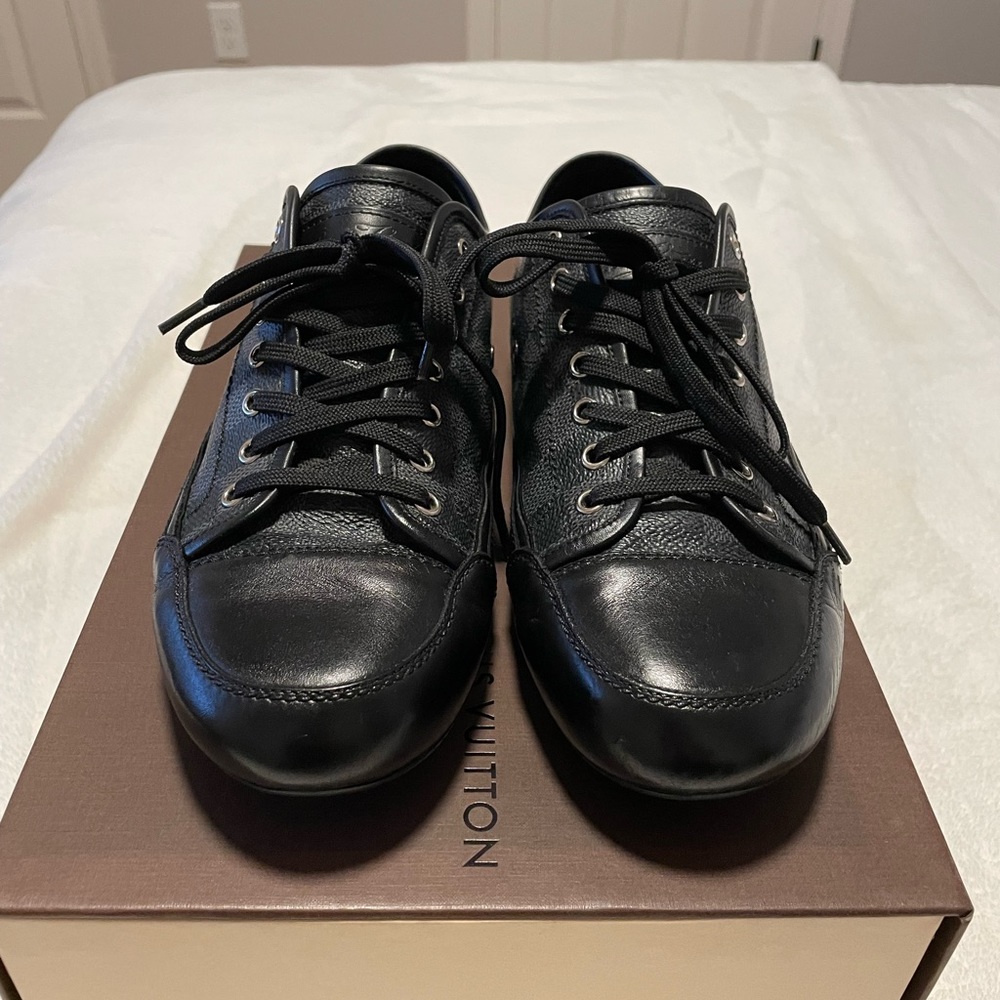 Louis Vuitton Sneakers EU/7 US/8.5